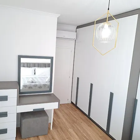 Pazari Luxury טיראנה